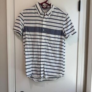 American Eagle men's XS button‎ up short sleeve collared 100% cotton shirt